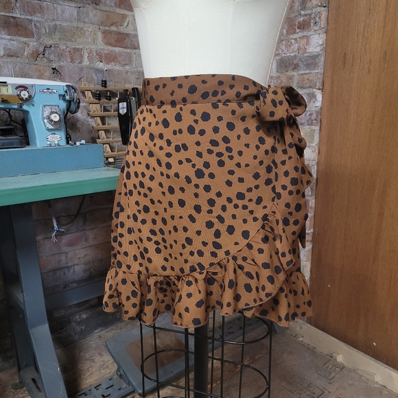 SHEIN brown black dotted wrap skirt xs 2 - Picture 1 of 9